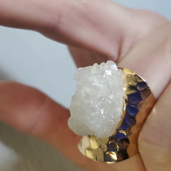 New White Titanium Crystal Agate Druzy Quartz Gold Plated Adjustable Ring. - Picture 3 of 11